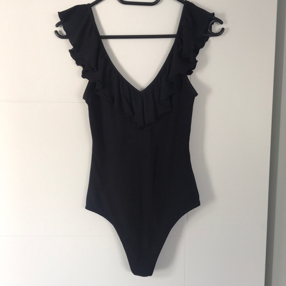 Black Ruffled V-neck Bodysuit | Aritizia | small - Picture 2 of 9